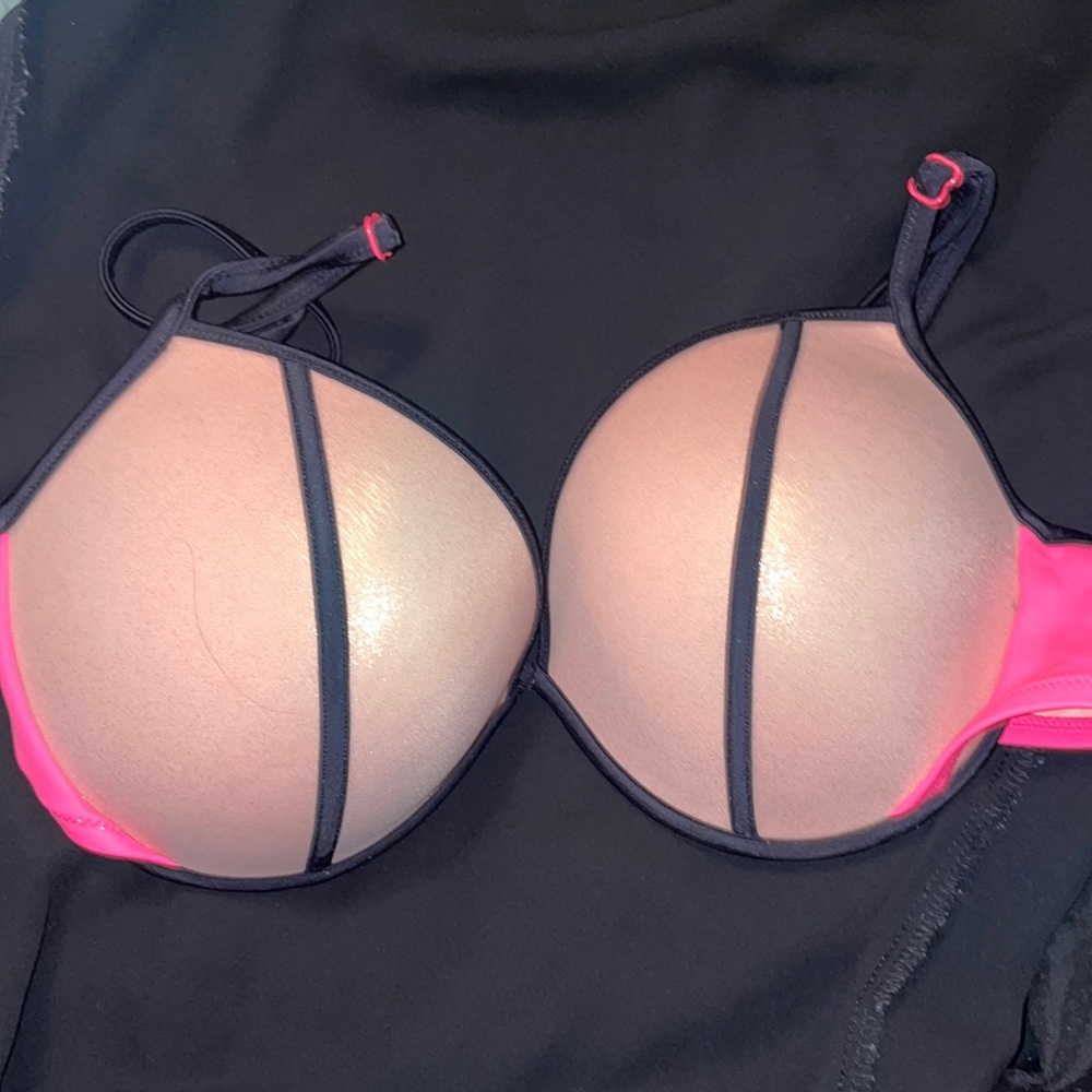 Victoria’s Secret bikini top and bottoms